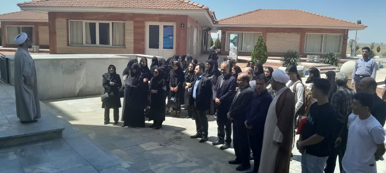 برخورد خشن آمریکا با دانشجویان چهره واقعی این رژیم را نشان داد برخورد خشن آمریکا با دانشجویان چهره واقعی این رژیم را نشان داد