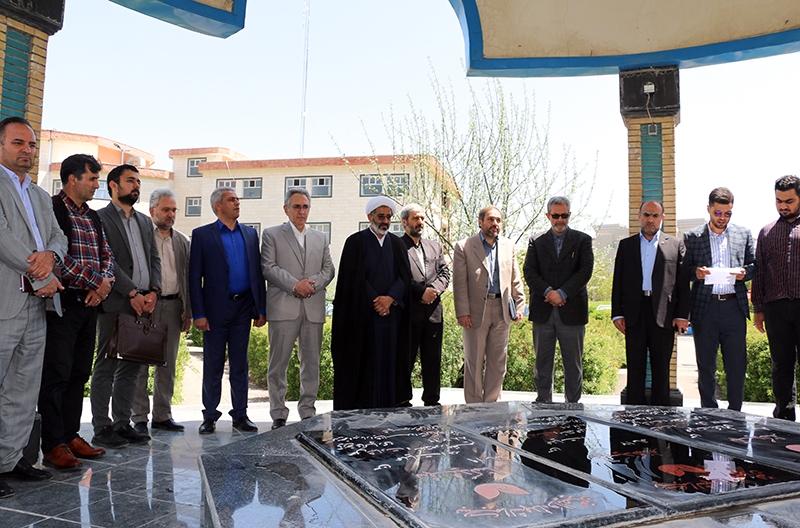 برخورد خشن آمریکا با دانشجویان چهره واقعی این رژیم را نشان داد برخورد خشن آمریکا با دانشجویان چهره واقعی این رژیم را نشان داد