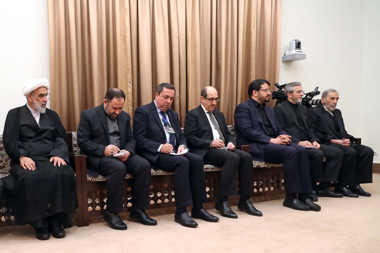 رهبر انقلاب: همه باید امتیاز ویژه دولت سوریه یعنی &laquo;مقاومت&raquo; را در مقابل چشم خود مشاهده کنند