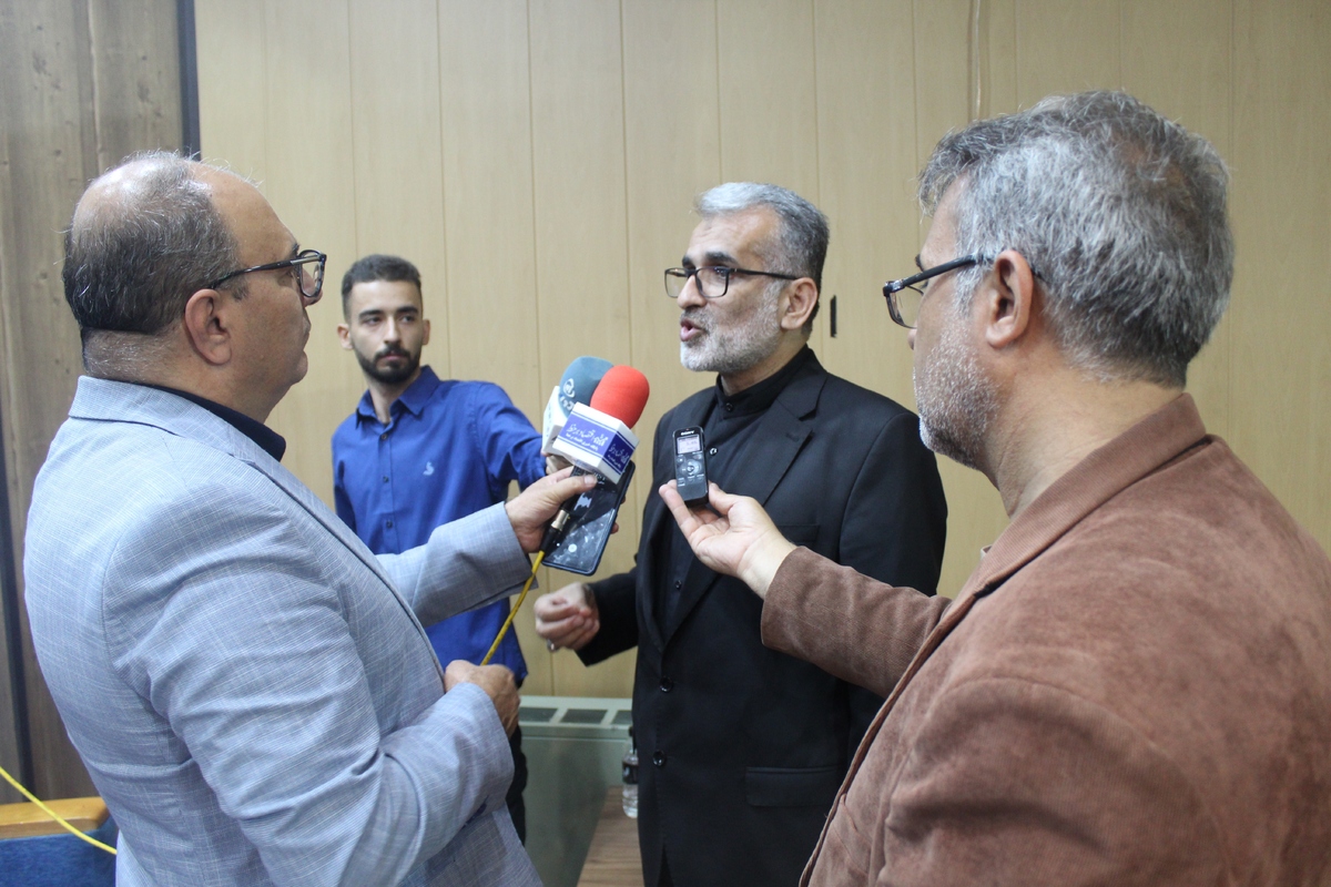 صنایع و شرکتها ارتباطشان را با دانشگاه آزاد بیشتر کنند
