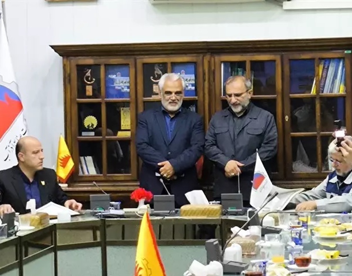 تفاهم‌نامه همکاری بین دانشگاه آزاد اسلامی استان مرکزی و شرکت صنایع آذرآب اراک منعقد شد
