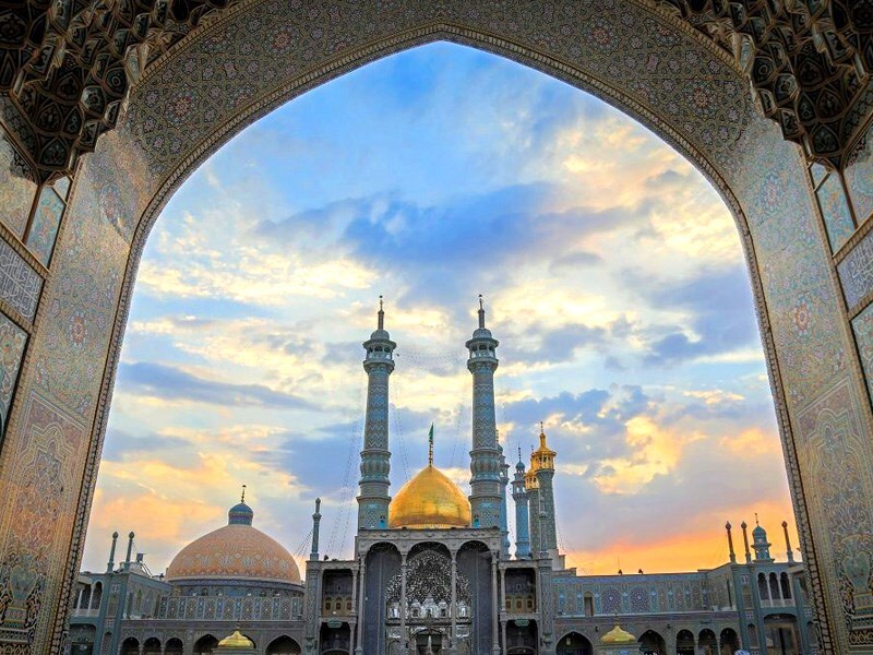 نقش یادمانها و عناصر نمادین در شهر نقش یادمانها و عناصر نمادین در شهر