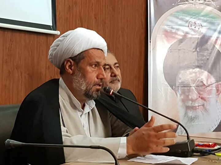 توجه به ابعاد شخصیتی امام خمینی(ره) به پیشرفت کشور میانجامد توجه به ابعاد شخصیتی امام خمینی(ره) به پیشرفت کشور میانجامد