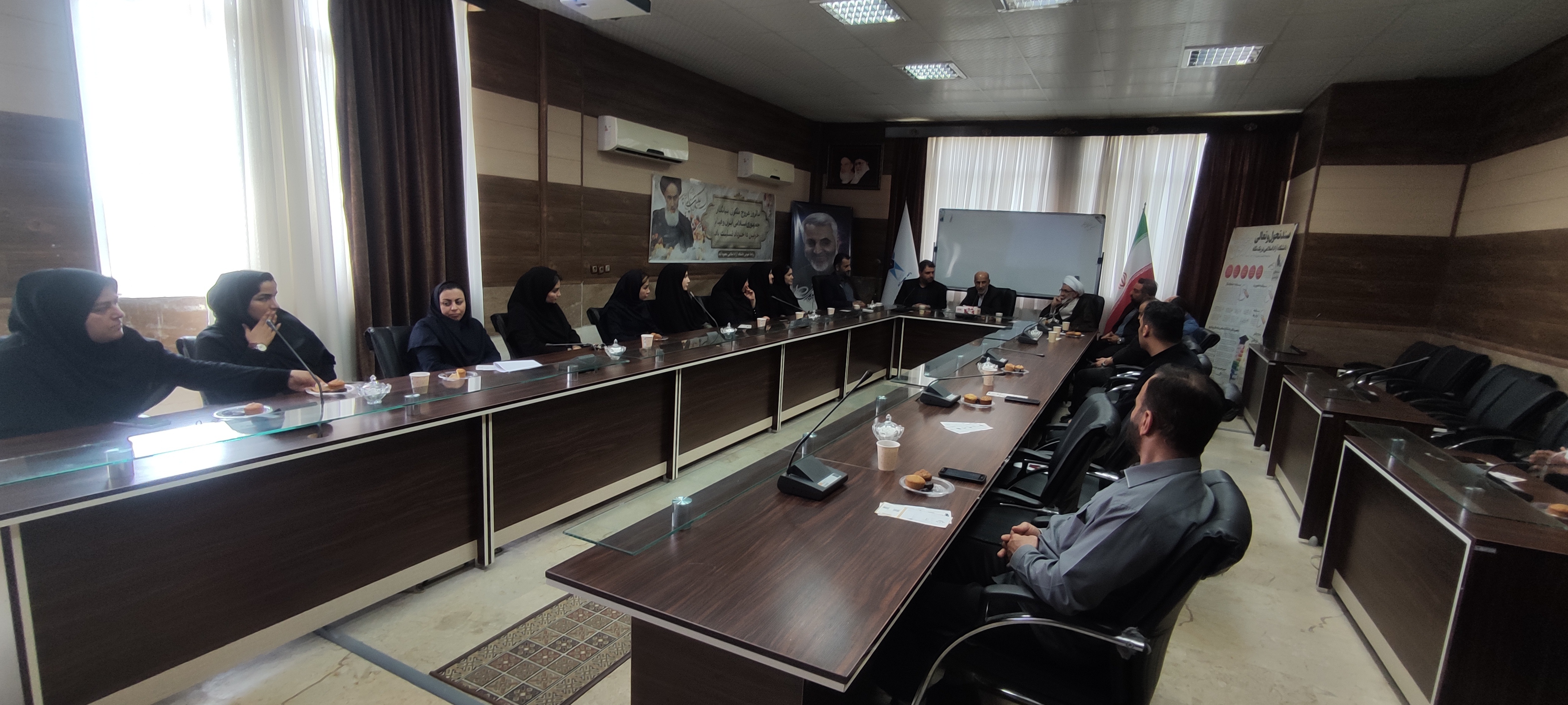 استقلال و خودکفایی ملت ایران بزرگترین آرمان و دستاورد امام خمینی(ره) بود استقلال و خودکفایی ملت ایران بزرگترین آرمان و دستاورد امام خمینی(ره) بود