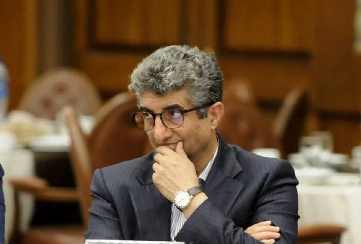 رئیس هیات مدیره باشگاه پرسپولیس: مدیران استقلال آدرس غلط به هواداران خود ندهند خبر برکناری درویش درست نیست