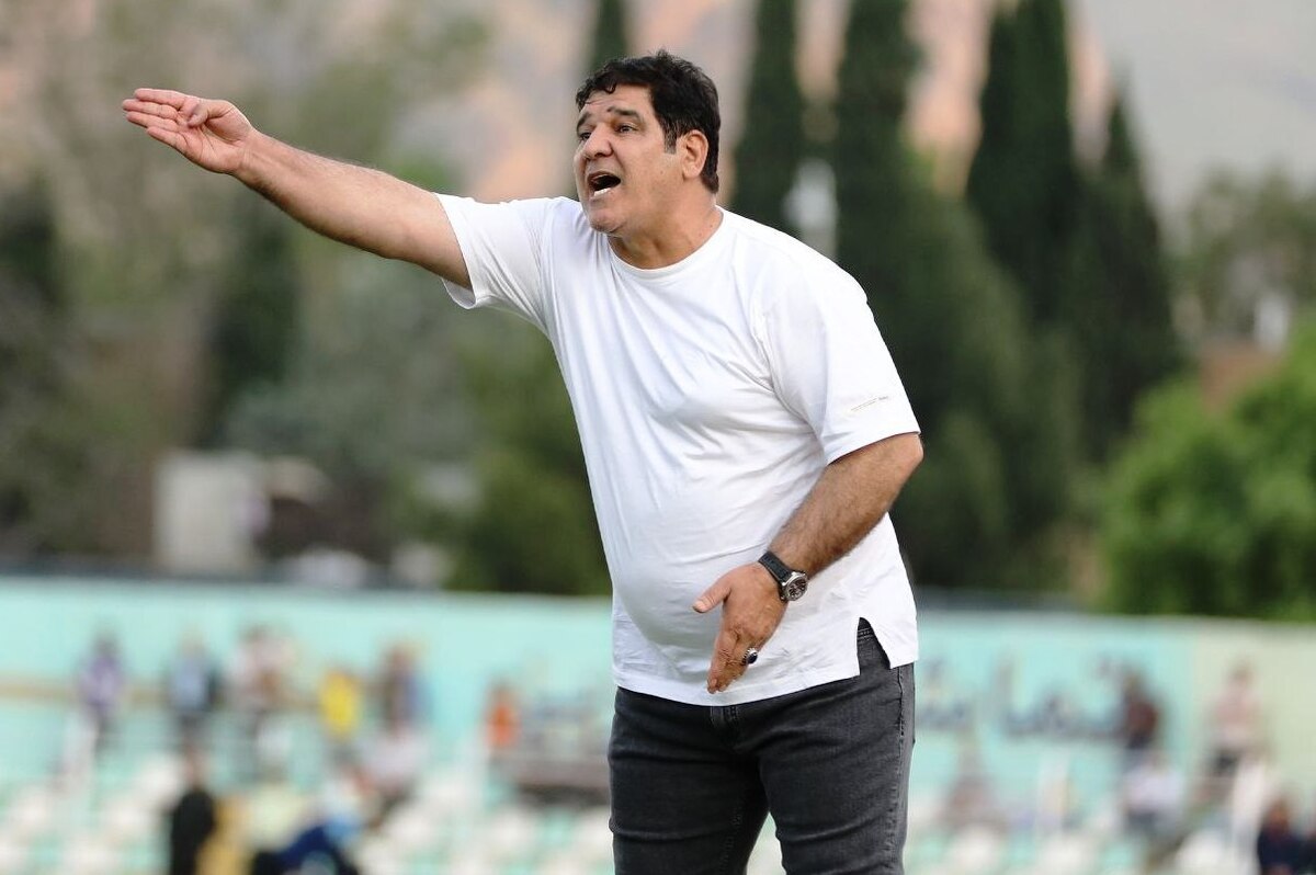 خبیری: مهاجری سرمربی خیبر باقی میماند ورزشگاه «لُر آرنا» تا پیش از شروع لیگ برتر آماده میشود