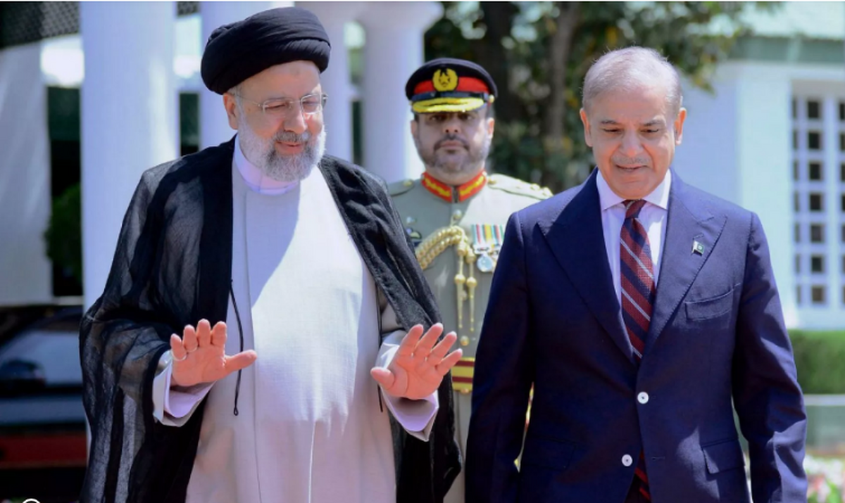 نخستوزیر پاکستان برای شرکت در مراسم تشییع رئیسجمهور به ایران میآید