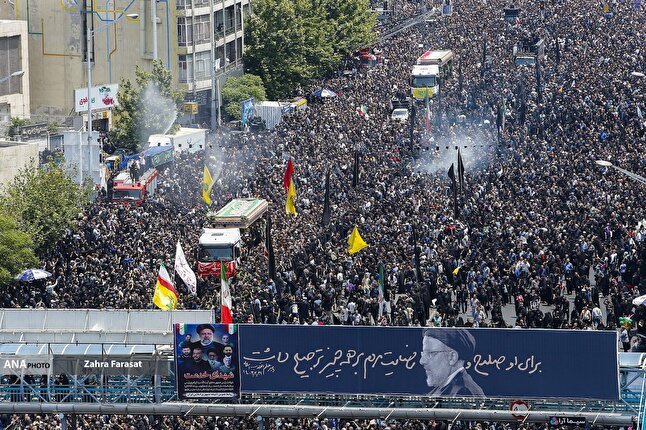 تشییع شهدای خدمت در تهران -4