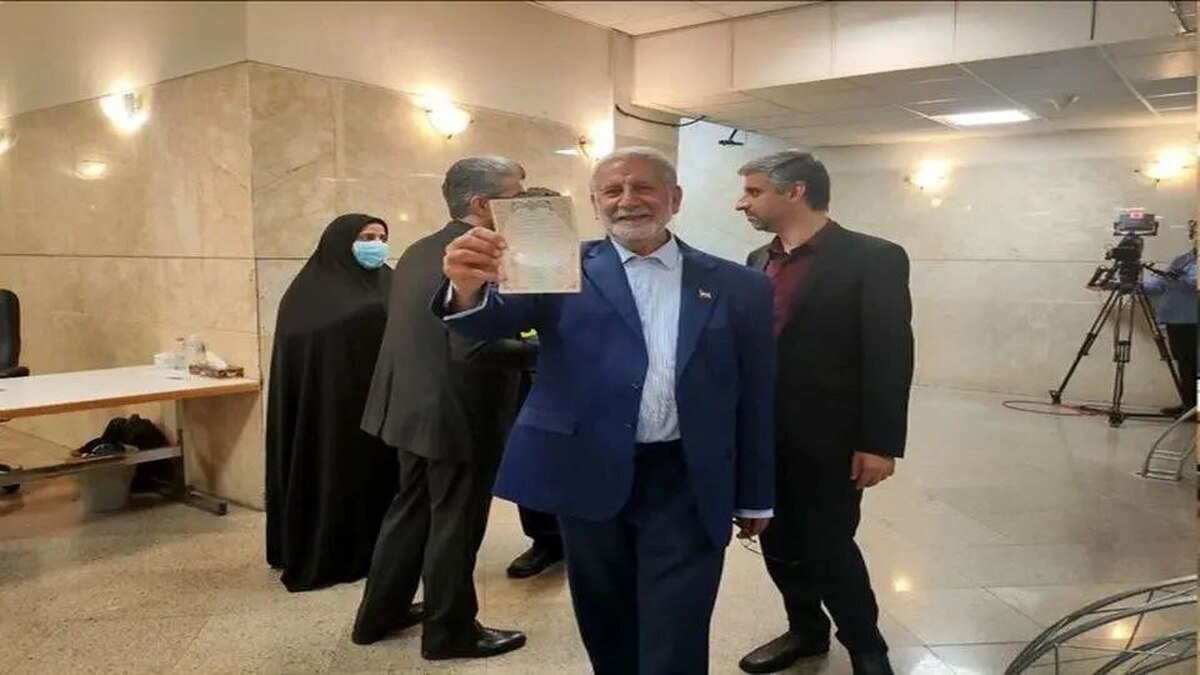 انصراف پنجم؛ دهمرده از انتخابات ریاست جمهوری کنارهگیری کرد