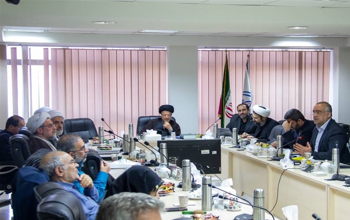 تبادلنظر و هماندیشی چالشها برای تحول و ارتقای علوم انسانی