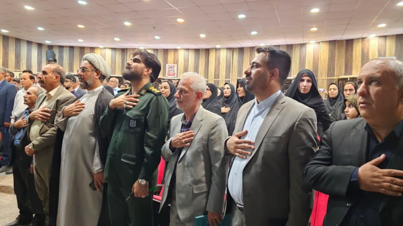 بانویی که الگوی دختر شهید داودی شد بانویی که الگوی دختر شهید داودی شد