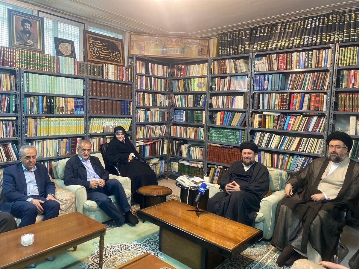 پزشکیان با سید حسن خمینی و برخی علمای حوزه علمیه دیدار و گفتوگو کرد