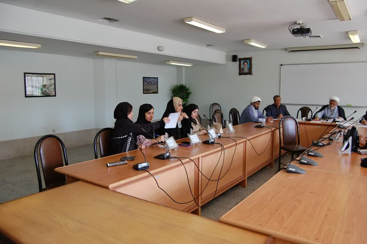 آغاز رقابت ۴۸ تیم ۴ نفره از دانشگاه آزاد کازرون در قالب کرسی&zwnj;های آزاداندیشی