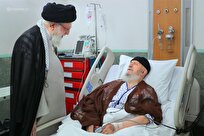 عیادت رهبر معظم انقلاب اسلامی از آیتالله مکارم شیرازی+ فیلم