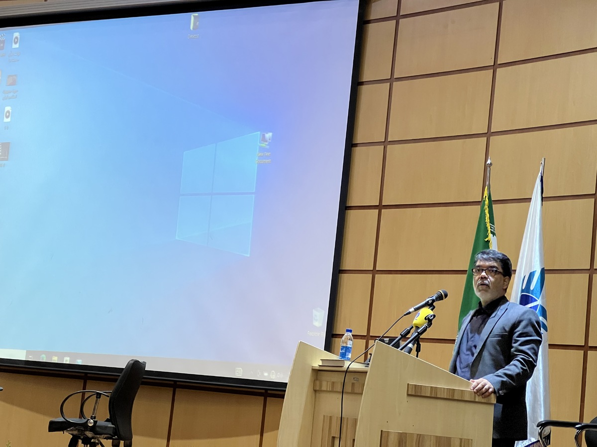 نادی: ساختار دانشی دانشگاه آزاد اسلامی متأثر از سند تحول و تعالی است
