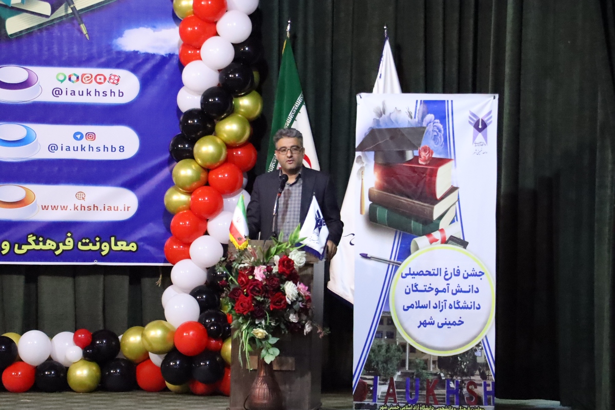 ۳ راهکار برای برقراری ارتباط سازنده دانشآموختگان با دانشگاه