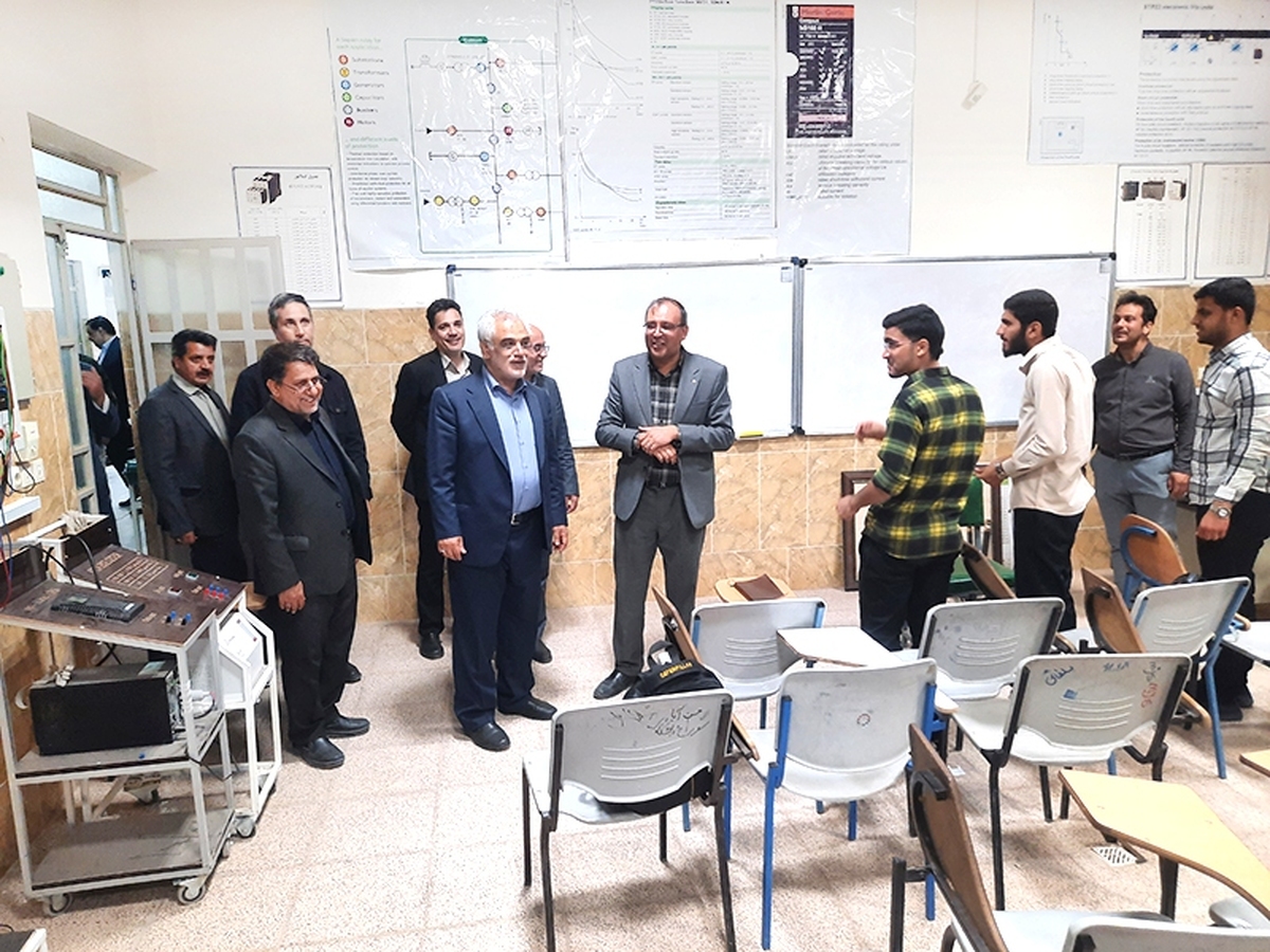 مجموعه برق دانشگاه آزاد اشکذر در کشور کم‌نظیر است