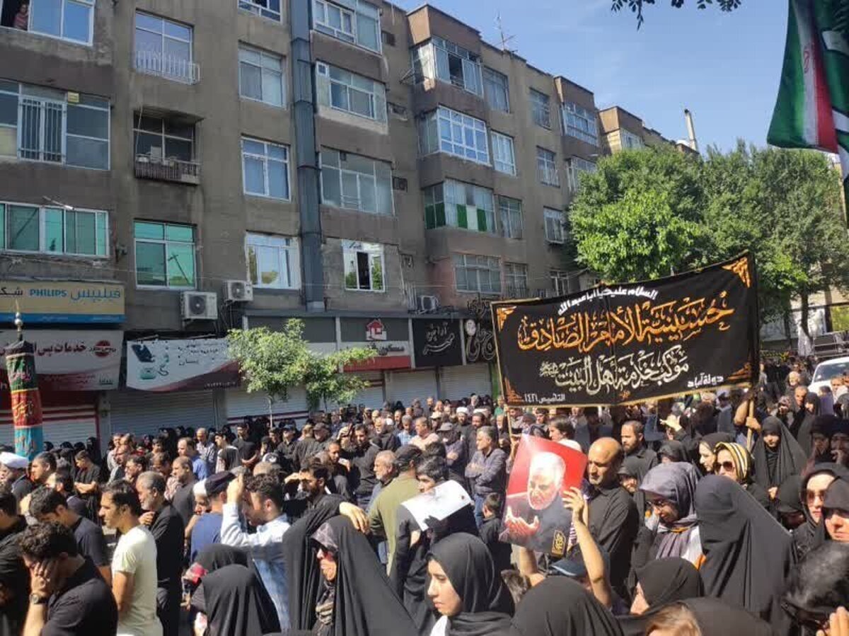 حضور مخبر در مراسم خاکسپاری شهید موسوی