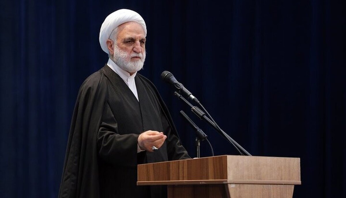 عمر زندانی در زندان نباید به بطالت بگذرد