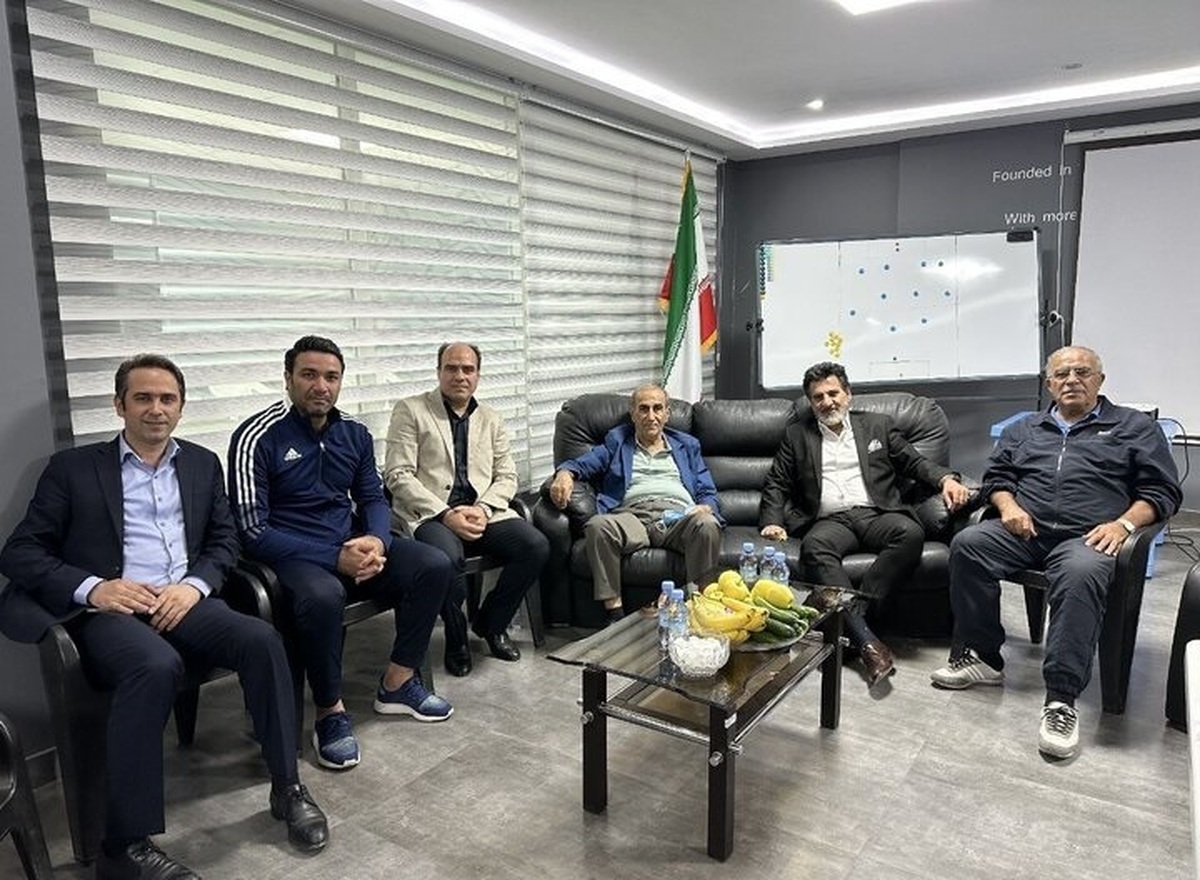 روشن: تاج به نکونام محبت کرد، زدن این حرفها درست نیست/اگر استقلال میبُرد باز هم میگفتند نمیگذارند قهرمان شویم؟