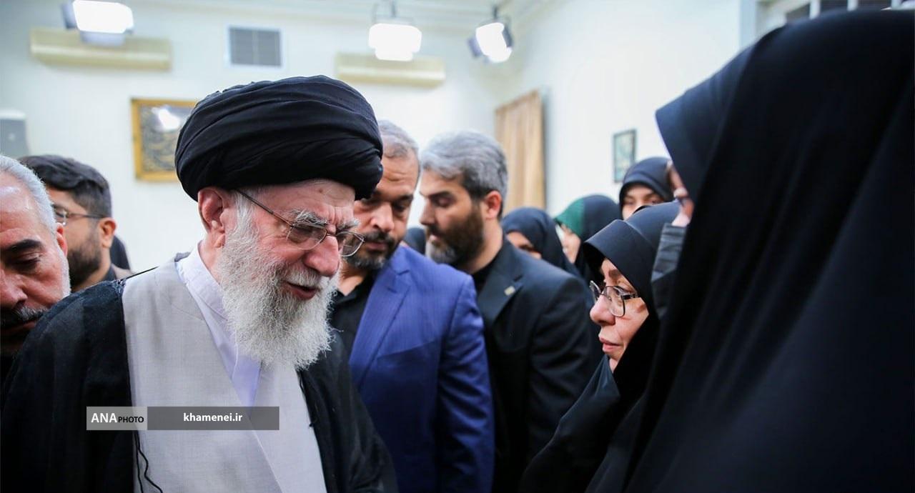 رهبر انقلاب: کار و خدمت برای مردم از بارزترین ویژگی&zwnj;های شهدای حادثه اخیر است