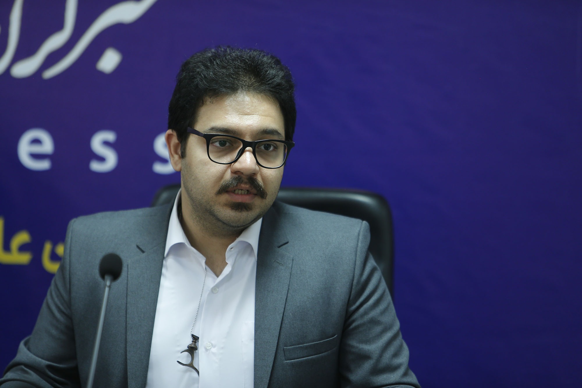 فضای موسیقی سنتی حمایتی نیست/اسپانسر پول خود را صرف حمایت از گروه موسیقی اصیل نمیکند فضای موسیقی سنتی حمایتی نیست/اسپانسر پول خود را صرف حمایت از گروه موسیقی اصیل نمیکند
