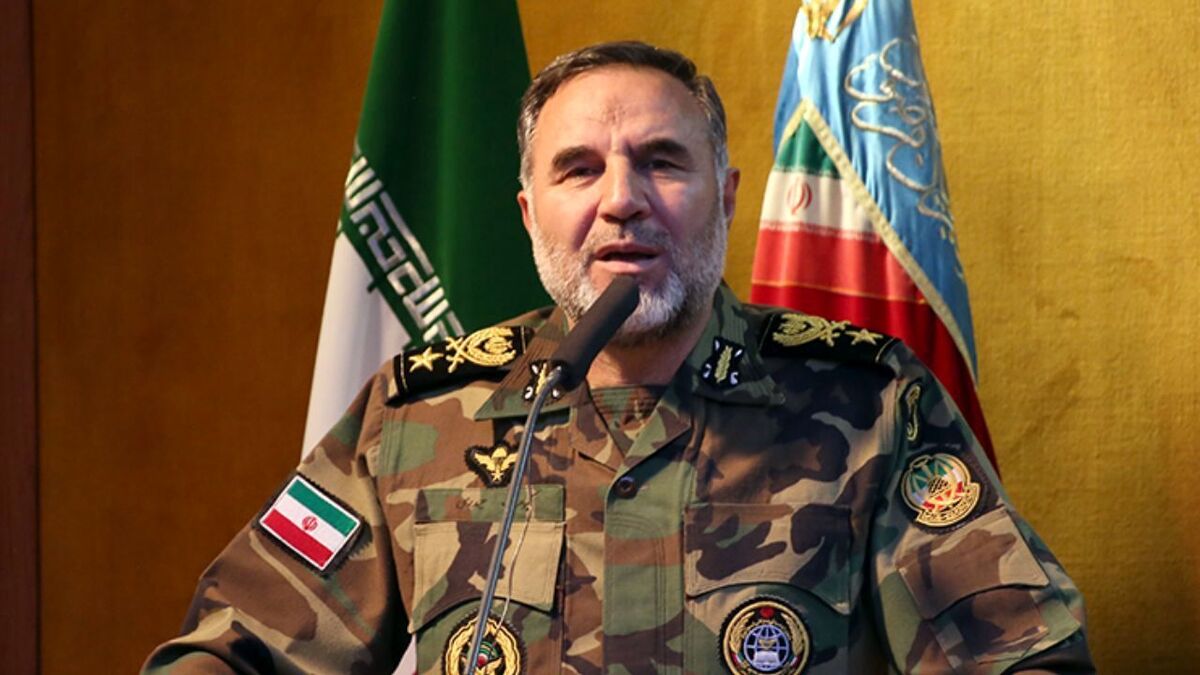 با حضور مدبرانه رهبری پس از شهادت رئیس جمهور، خللی در امور کشور به وجود نیامد