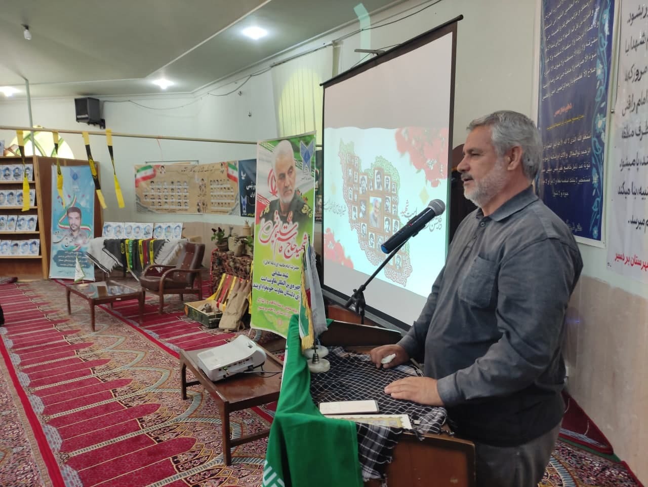 لزوم تبیین بیشتر رشادتهای شهدا و رزمندگان به نسل جوان لزوم تبیین بیشتر رشادتهای شهدا و رزمندگان به نسل جوان