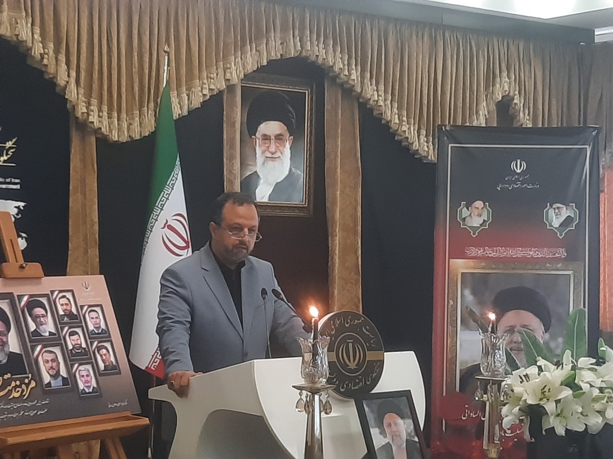 خاندوزی: ۶.۵ میلیون نفر از خط فقر خارج شدند دولت سیزدهم در اداره اقتصاد کشور معطل مذاکرات نشد