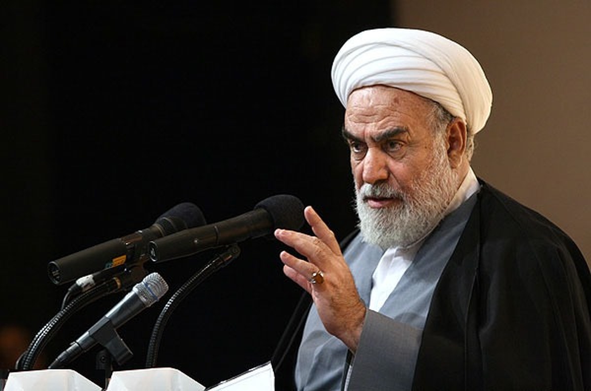 مراسم تشییع شهدای خدمت در دنیا بیسابقه بود/ مسئولان اجازه ندهند این چراغ پرنور خاموش شود