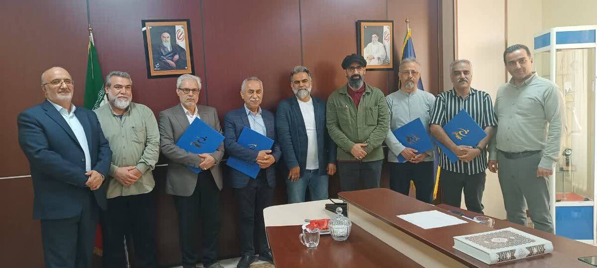 احکام دبیران جشنوارههای سازمان بسیج هنرمندان کشور اهداء شد