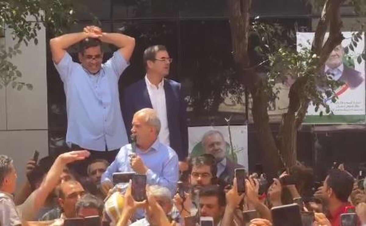 پزشکیان: باید کاری کنیم تاجران ما با دنیا ارتباط داشته باشند
