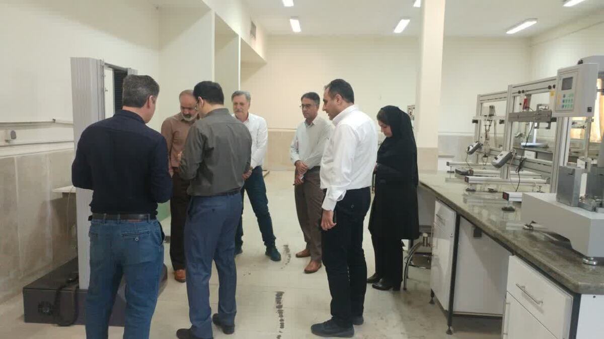 شبکهسازی و تعامل با بخشهای تولیدی از برنامههای دانشگاه آزاد است