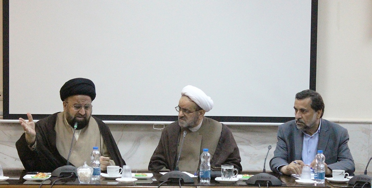 استفاده از امکانات دانشگاه آزاد برای ترویج کتاب «مکیال المکارم»