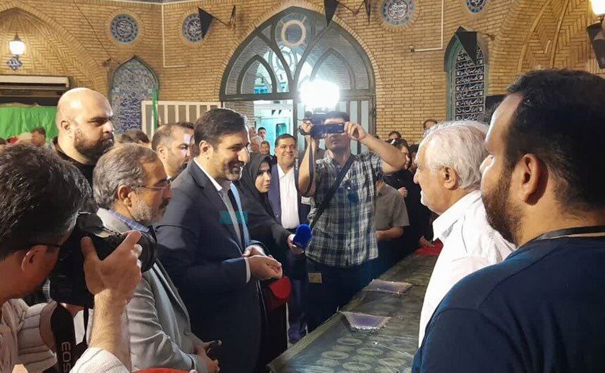 سخنگوی شورای نگهبان از روند اخذ رأی در مسجد الرسول (ص) سعادتآباد تهران بازدید کرد