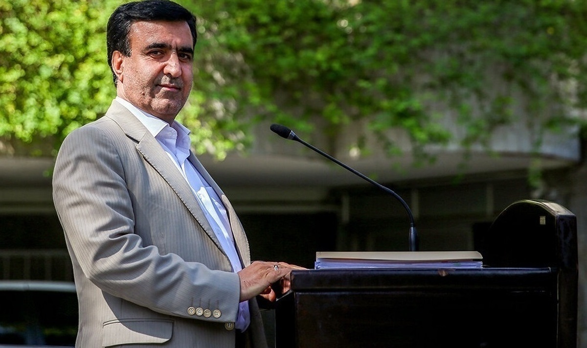 رئیس سازمان حفاظت محیطزیست راهی چین شد