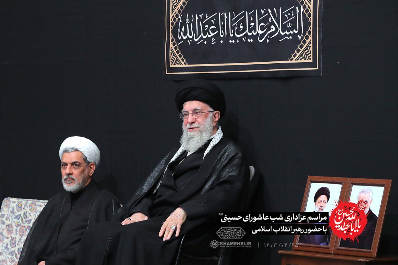 برگزاری مراسم عزاداری شب عاشورای حسینی در حضور رهبر معظم انقلاب
