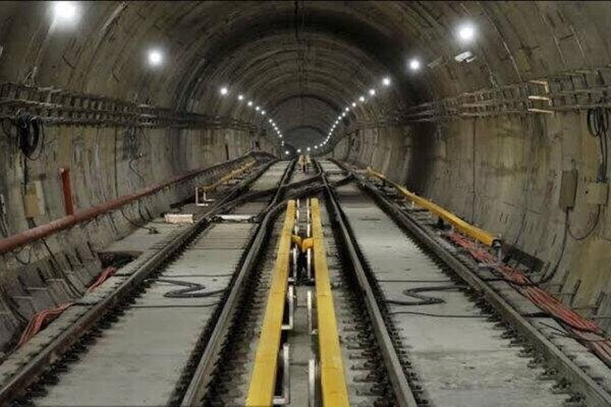 آغاز عملیات ریل گذاری و روسازی مسیر خط مترو تهران-اسلامشهر
