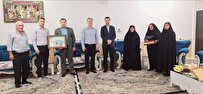 گلباران مزار مطهر شهدای گمنام و دیدار با خانواده شهید غلامی‌پورفرد