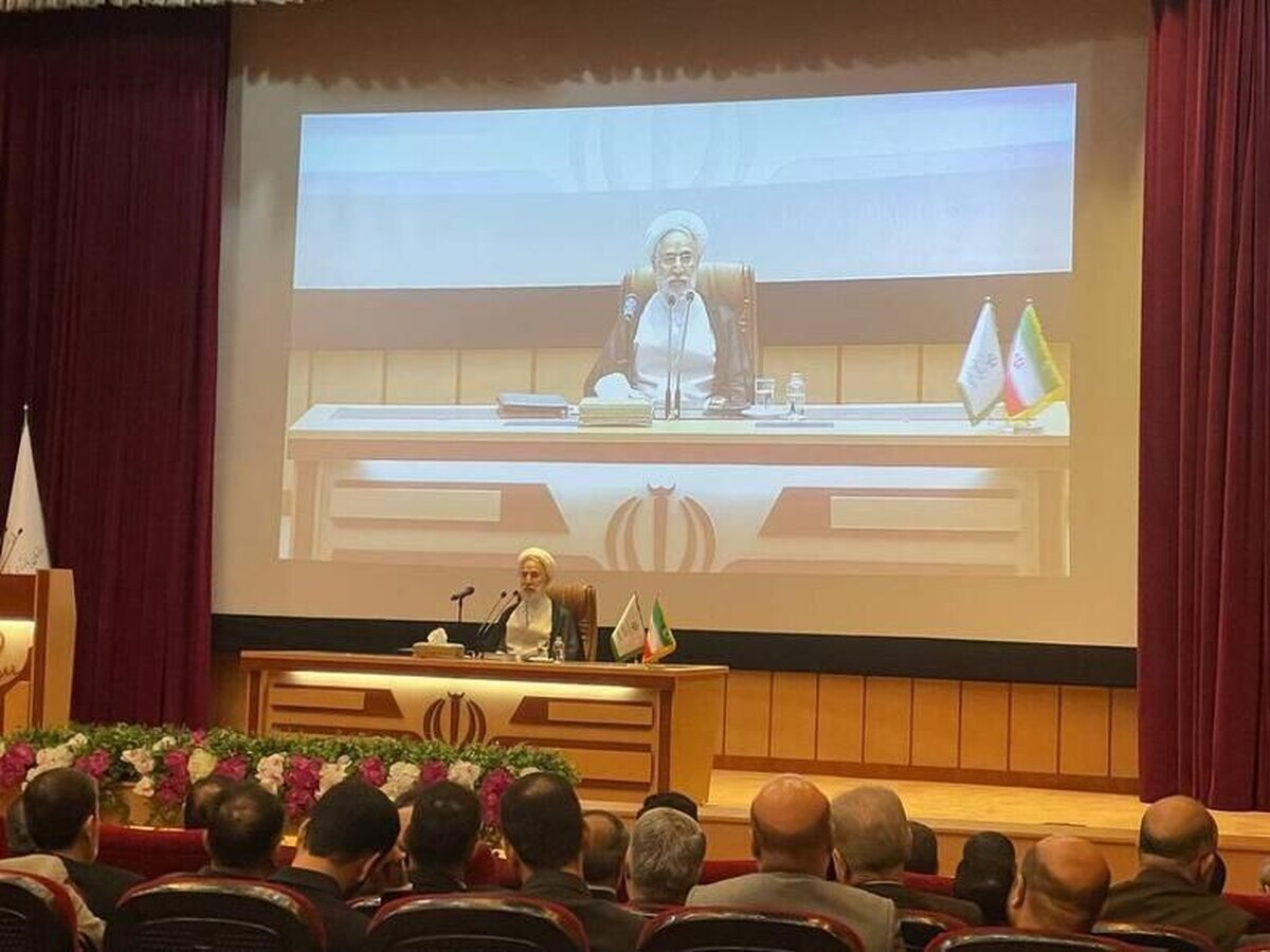 نامزدهای انتخابات و طرفدارانشان ملتزم به قانون و مصالح کشور باشند