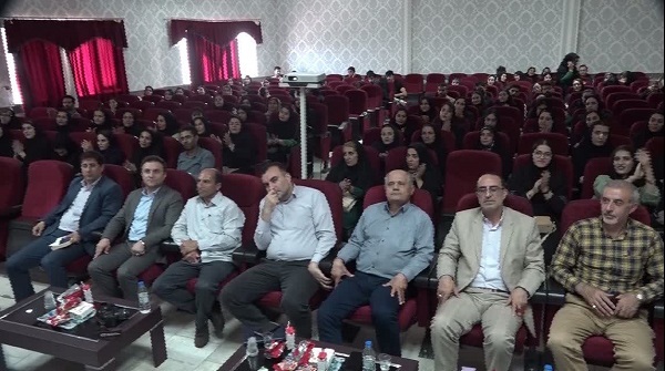 استفاده از ظرفیتهای فکری و خلّاقیت دانشجویان در قالب رویداد استارتآپی «کارآفرینشو» استفاده از ظرفیتهای فکری و خلّاقیت دانشجویان در قالب رویداد استارتآپی «کارآفرینشو»