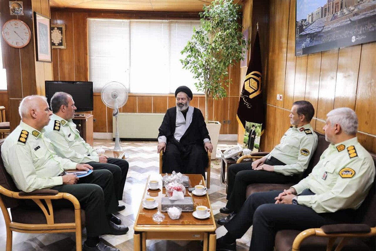 نشست مشترک فرمانده پلیس فرودگاهها با سرپرست حجاج ایرانی برای اربعین