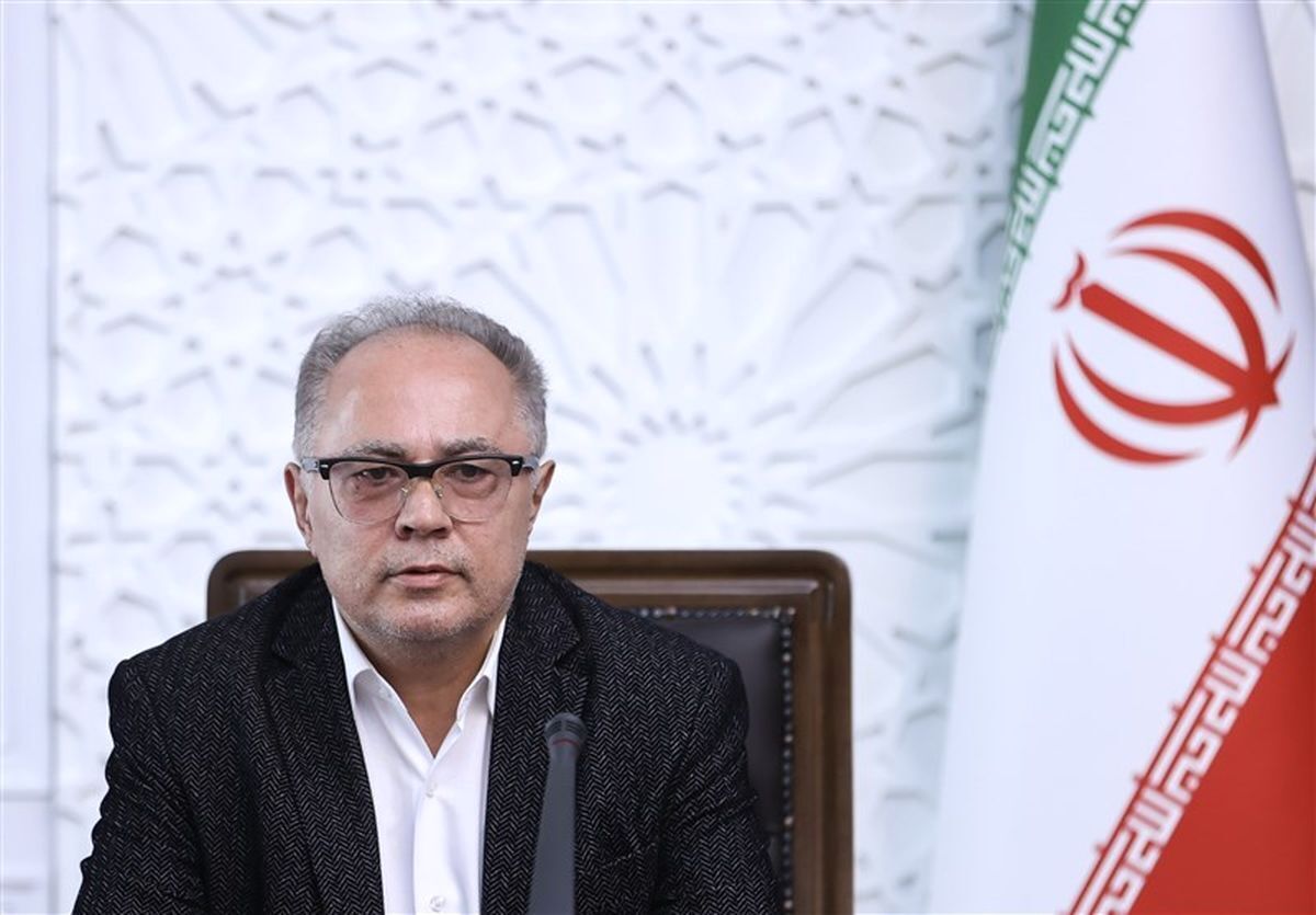 دبیری: جناحی نیستم نمایندگان را روی چشم خود میگذاریم