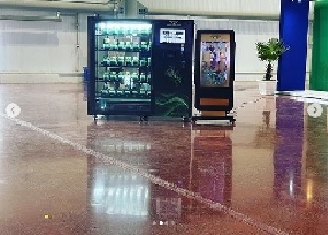 دستگاه خودپرداز میوه کشور بومیسازی شد؛ جلوگیری از خروج میلیونها یورو ارز توسط یک شرکت دانشبنیان دستگاه خودپرداز میوه کشور بومیسازی شد؛ جلوگیری از خروج میلیونها یورو ارز توسط یک شرکت دانشبنیان