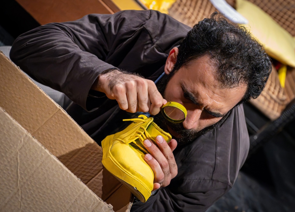 تناوب طنز و تراژدی «زادروز زار» ؛ روایتی از تنهایی و مشکلات یک نویسنده