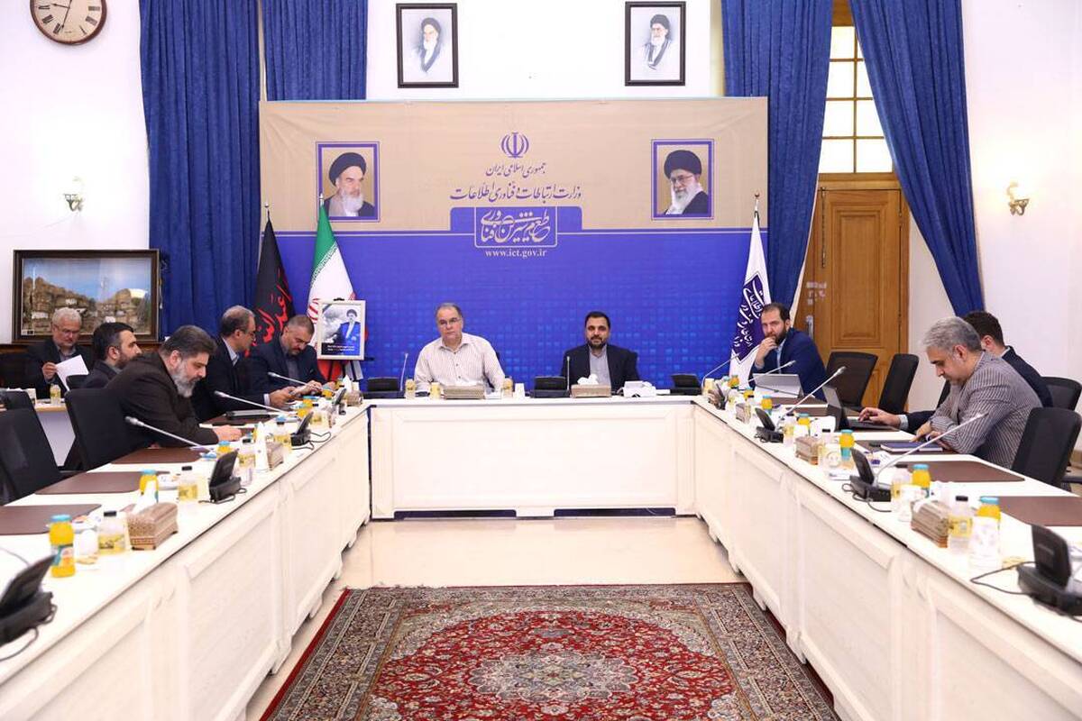 پروژه فیبر نوری را تا آخرین روز دولت با جدیت دنبال میکنیم