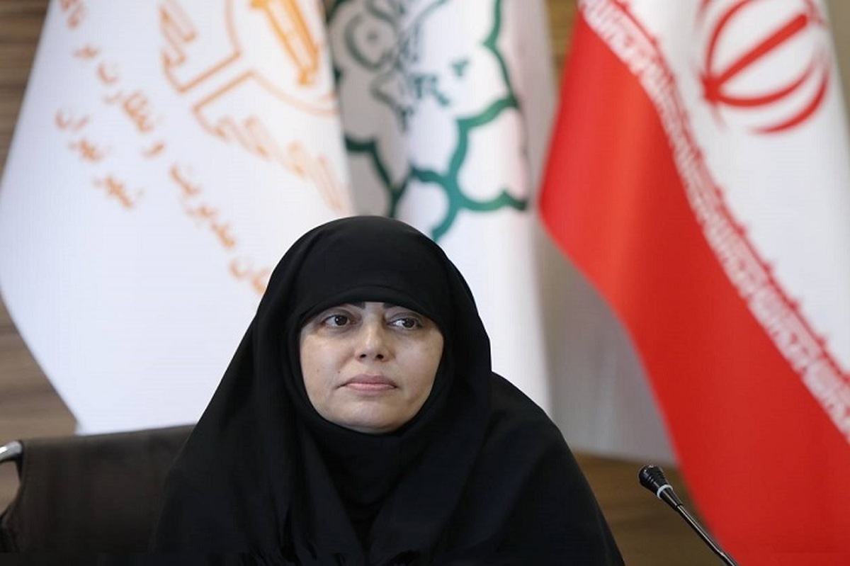 تاکسیهای ون در مرز مهران آماده خدمترسانی به زائرین اربعین است