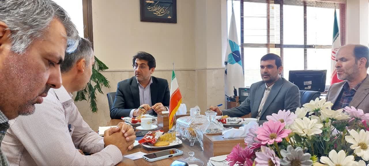 انعقاد تفاهمنامه همکاری دانشگاه آزاد با یک مرکز صنعتی برای تولید قطعات الکترونیکی انعقاد تفاهمنامه همکاری دانشگاه آزاد با یک مرکز صنعتی برای تولید قطعات الکترونیکی