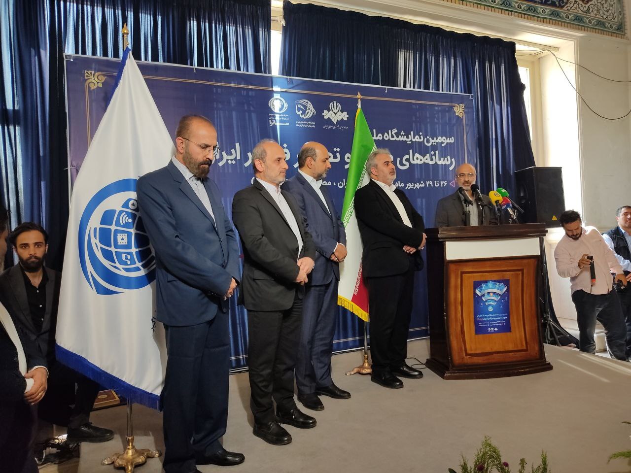 سومین نمایشگاه ملی رسانههای صوت و تصویر فراگیر ایران(رصتا) افتتاح شد سومین نمایشگاه ملی رسانههای صوت و تصویر فراگیر ایران(رصتا) افتتاح شد