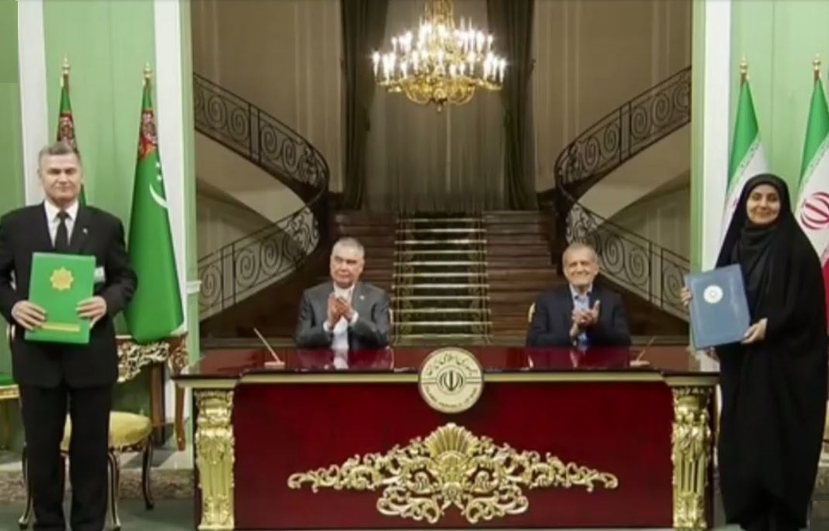 پزشکیان: امیدوار به گسترش روابط فیمابین در تمام زمینهها هستیم بردی محمداف: توافقات میان ایران و ترکمنستان در سطح منطقه تأثیرگذار است